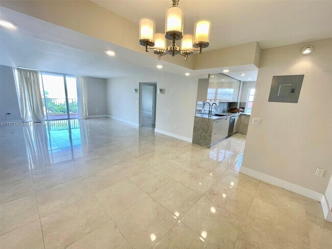 Photo - 2851 NE 183rd St Unidad 802E