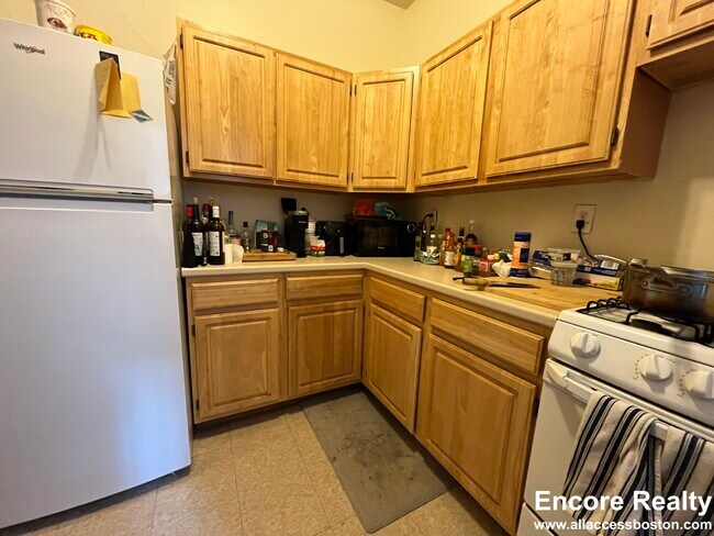 Photo - 98 New Whitney St