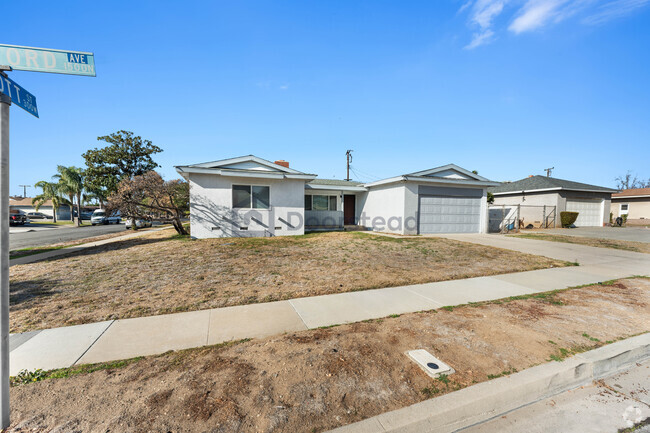 Building Photo - 1530 N Clifford Ave Rental