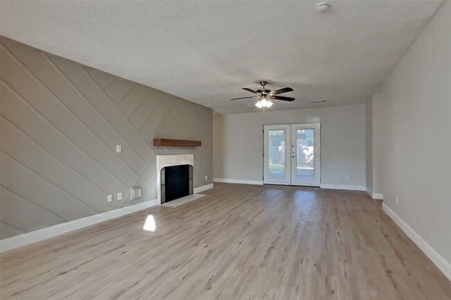 Photo - 18714 Timber Way Dr