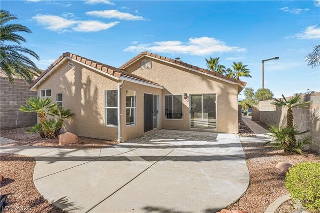 1532 Waterton Dr