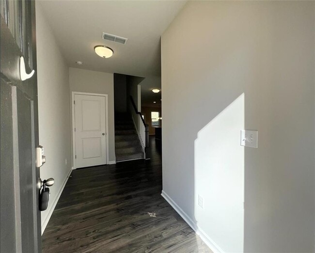 Photo - 1865 Parkades Path