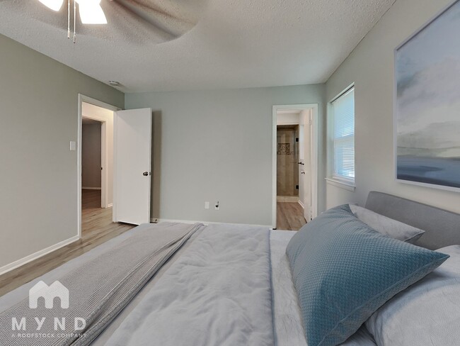 Photo - 904 Redbud St