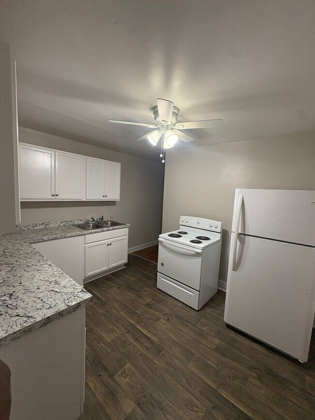 Photo - Spacious 2bedroom Duplex $500.00 off first...