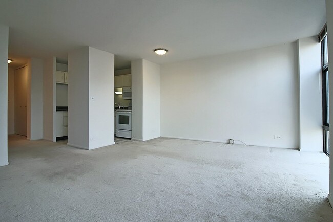 Photo - 73 E Scott St