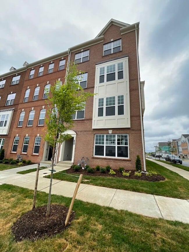 Photo - SPACIOUS LUXURY CONDO IN WESTVIEW SOUTH FREDERICK