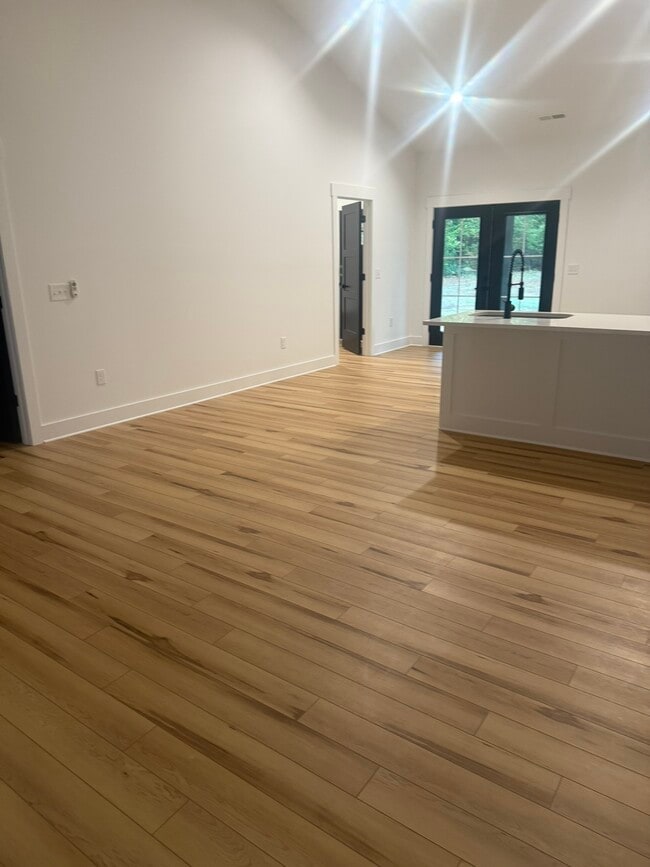 Photo - 420 Sloop St