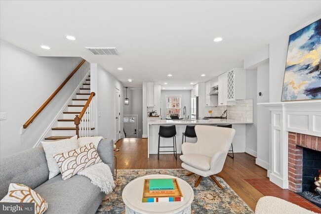 Photo - 222 Green St