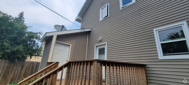 Building Photo - 1315 Bixby Ave NE Rental