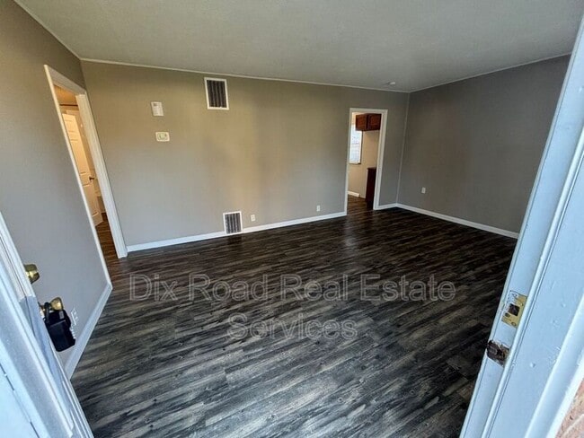 Photo - 111 Forestwood Ave