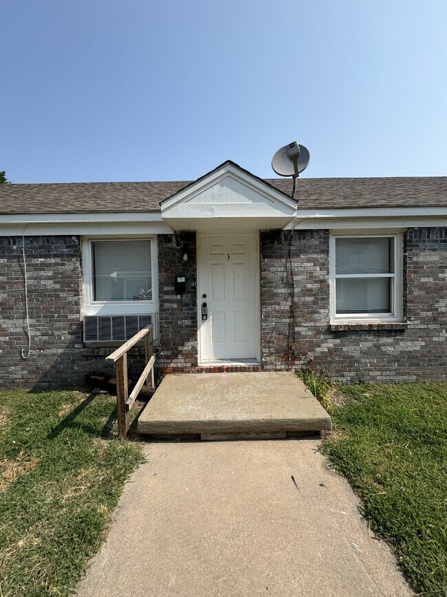 1 Bed, 1 Bath Rental - Section 8 Approved - 1 Bed, 1 Bath Rental - Section 8 Approved Unit 3