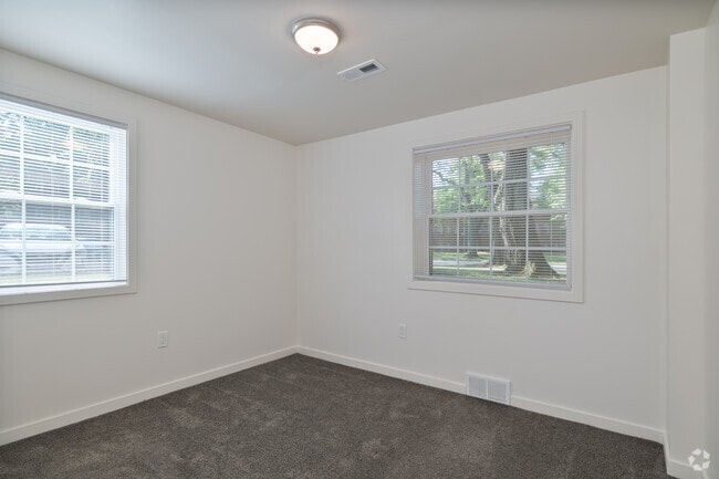 1BR Upgrade - Bedroom - Broadview Gardens Apartments