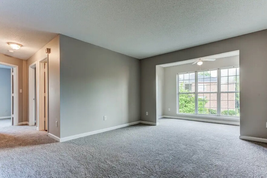 2 BR, 2BA - 1060SF Living Room