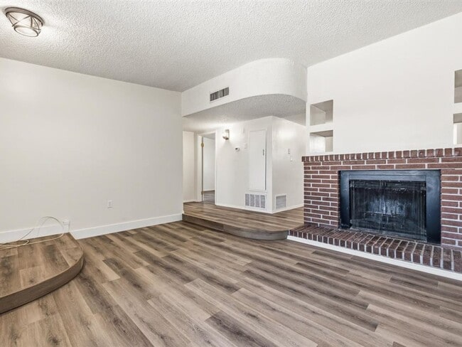 2103 N 10th Ave