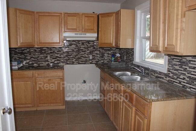 Photo - 2156 Seracedar St