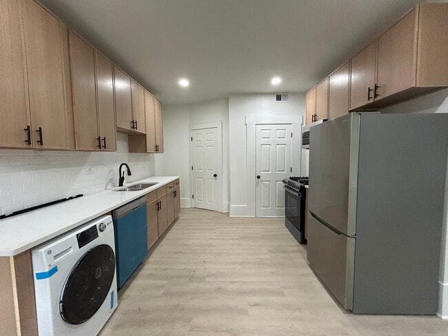 Photo - 2302 N Leavitt St