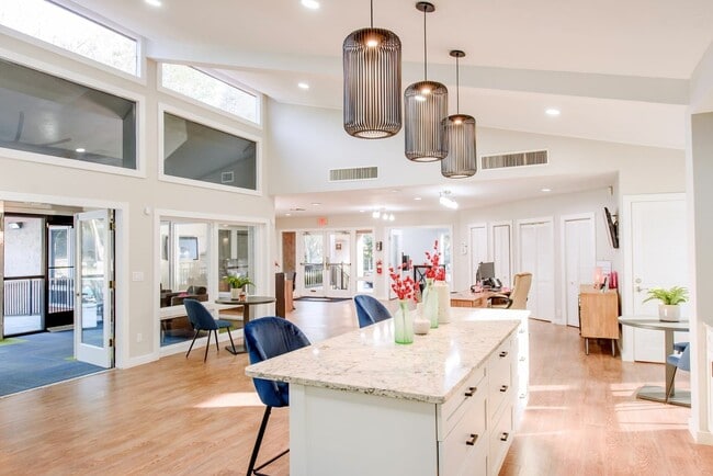 Photo - Madison Pointe