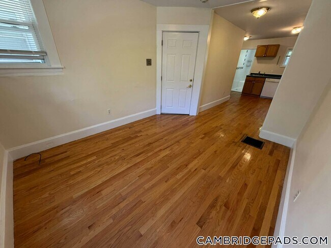 17 Bay St Unit 1R