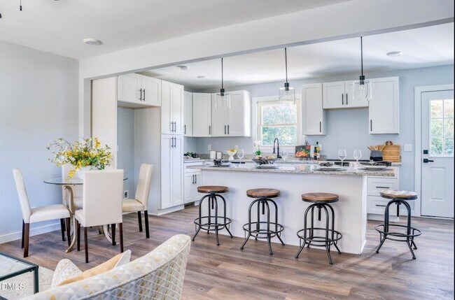 Photo - 2204 Emerson Pl