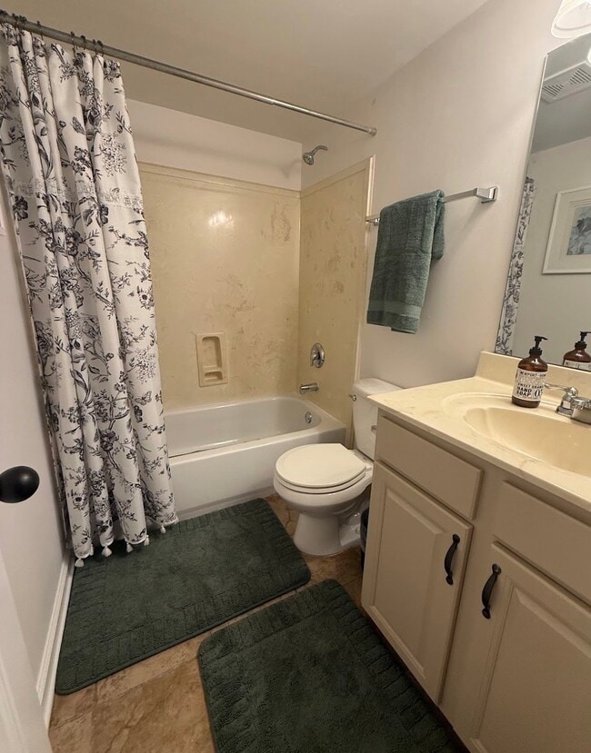 Photo - 210 S McLean Blvd