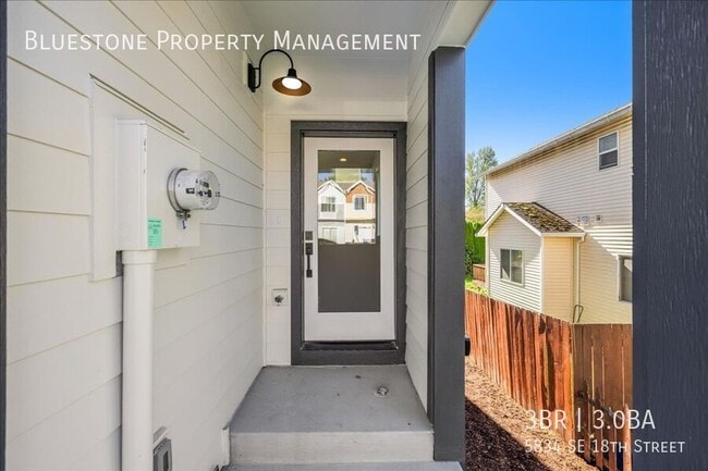 Photo - 5834 SE 18th St