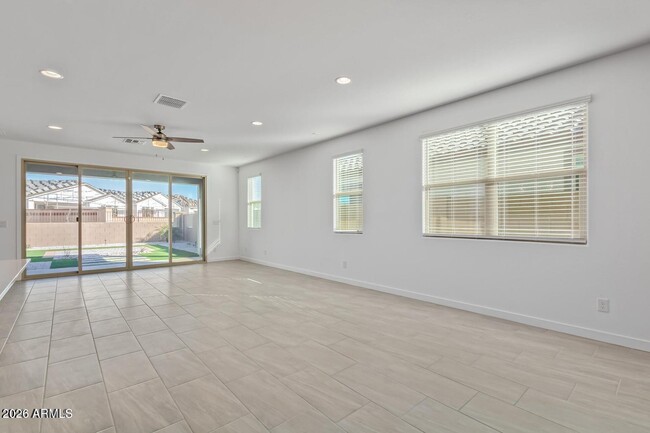 Photo - 2168 W Burnside Trail