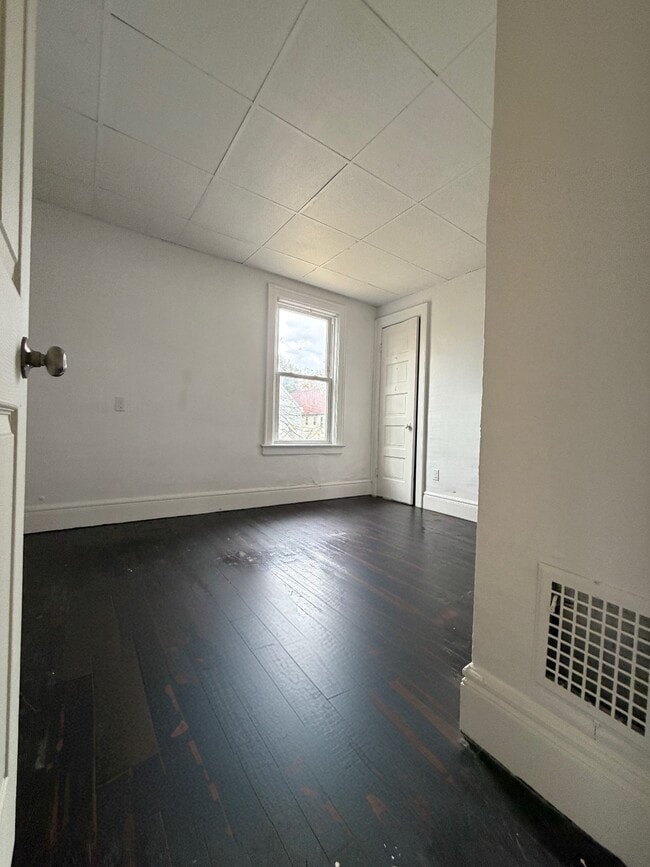 Photo - 108 Macamley St Unit Upper