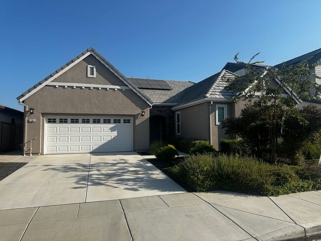 Building Photo - $500.00 off first full months if possessio... Rental