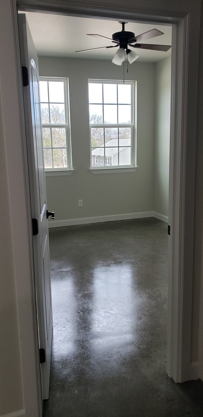 Photo - 506 Litigation Unit 106