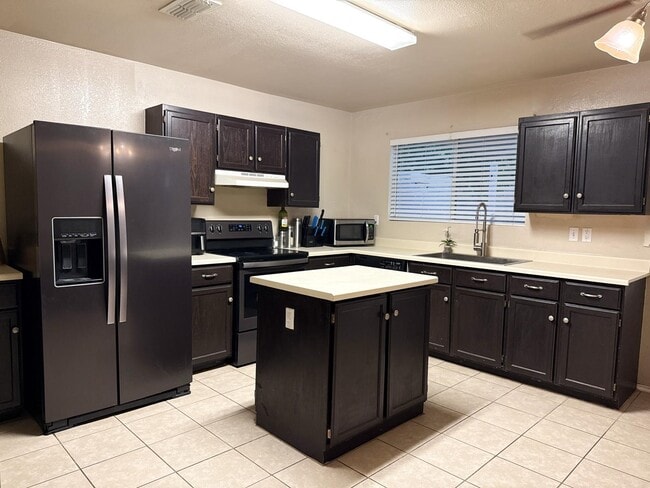 Photo - 215 Lipan Dr