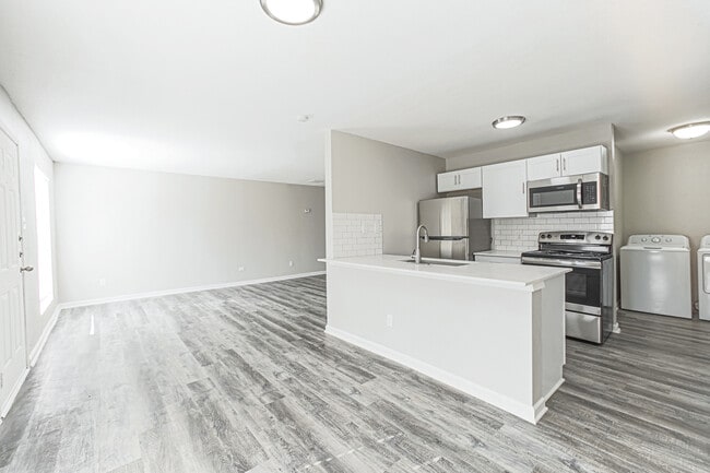 Building Photo - Cypress Parc Rental