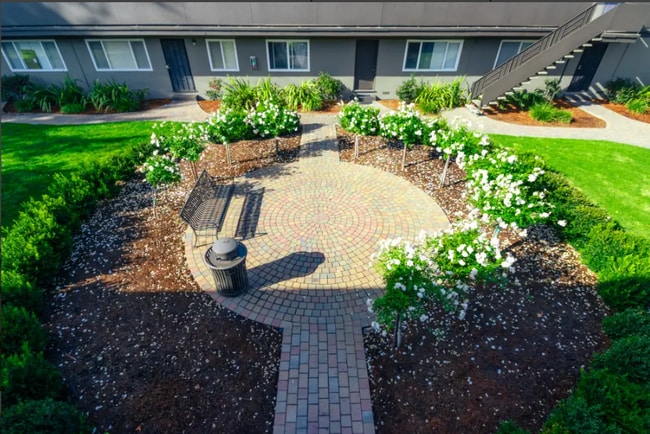 Photo - Garden Court Apartments