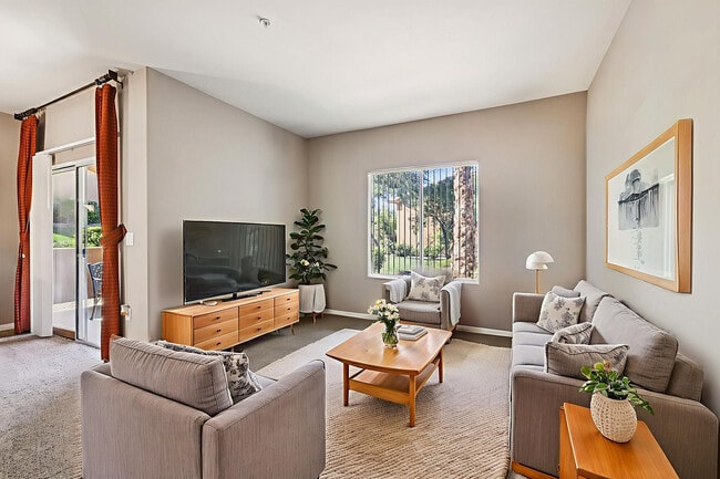 D2x2 Living Room