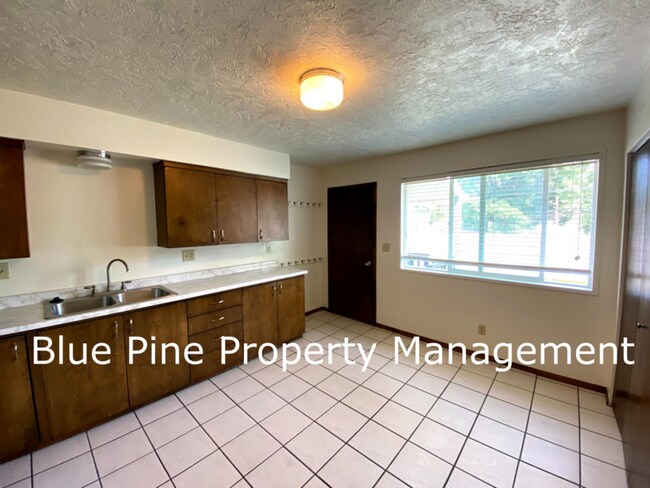 Photo - 252 W 19th St