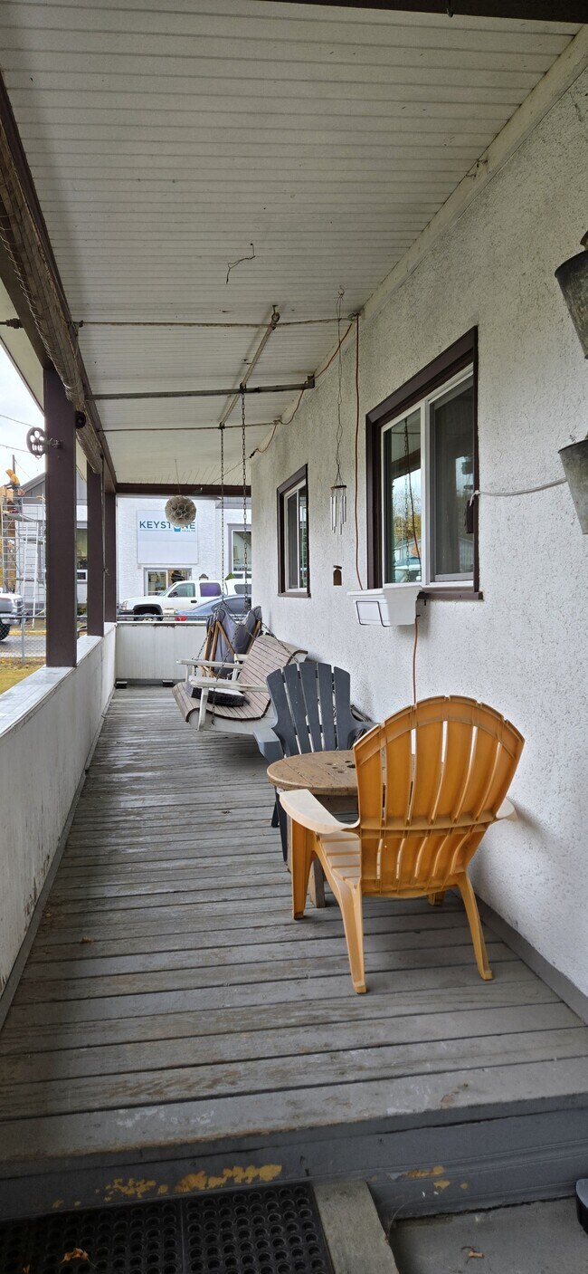 Photo - 502-502 2 St W