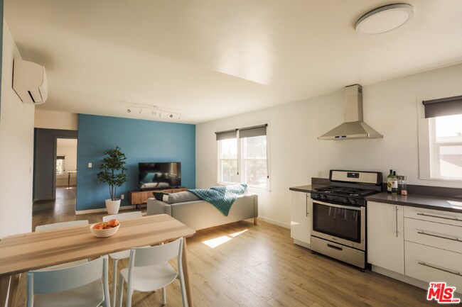 Photo - 1311 Rolland Curtis Pl Unidad 0.5