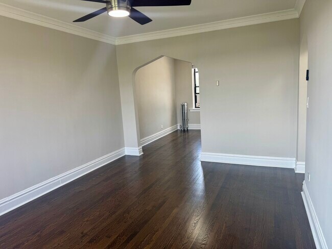 Photo - 3149 N Springfield Ave Unidad A6