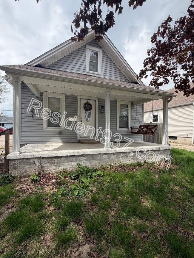 Building Photo - Spacious 2 Bed 1 Bath Home