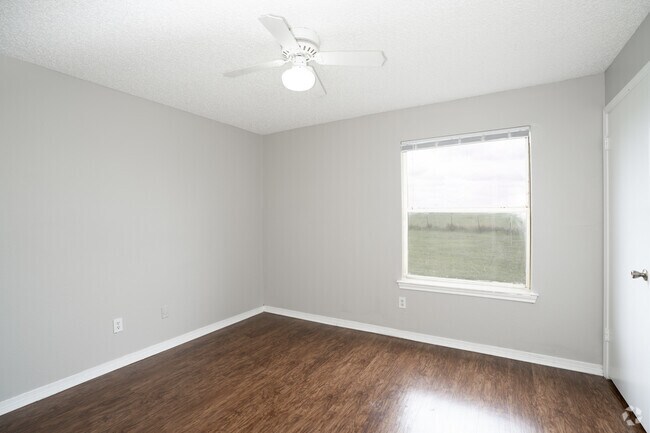 3BR, 2BA - 1,189SF - Bedroom