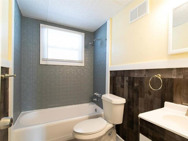 Photo - 14411 Knox Ave