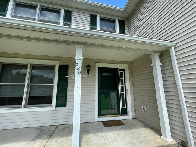 Photo - 220 Concord Hill Dr