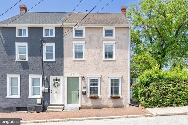 Building Photo - 222 Ann St Rental