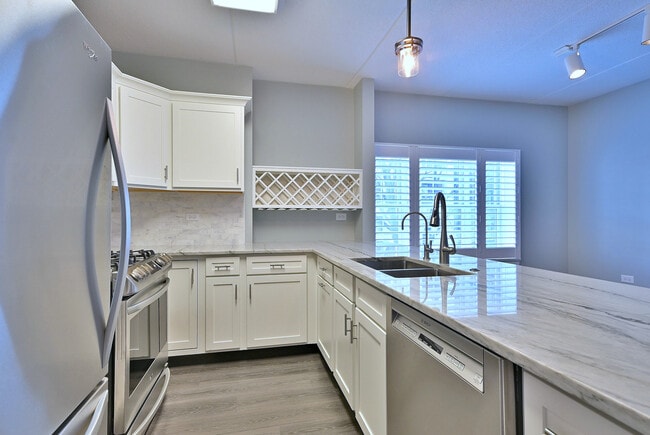 Photo - 210 N Addison Ave