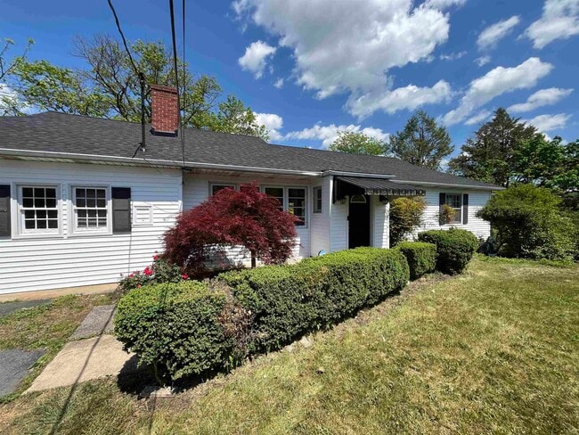 Photo - 226 Orchard Ln