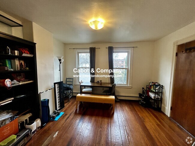 Building Photo - 8 Mead St Unit 1A Rental