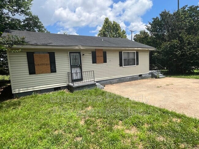 Photo - 401 N Manassas St