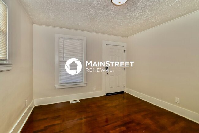 Photo - 3 Bedroom Pet-Friendly Home in Louisville,...