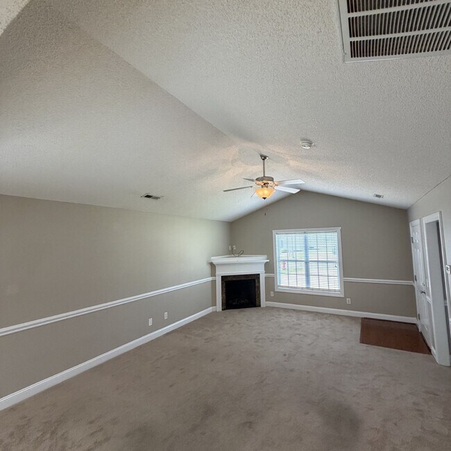 Photo - 2552 Saddleback Dr