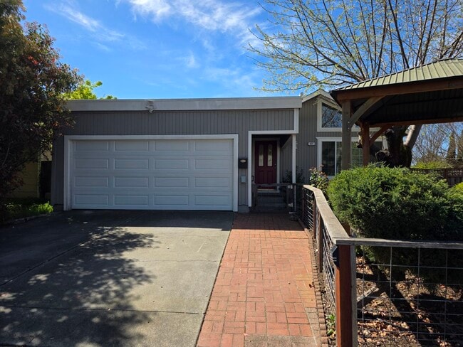 Photo - 437 Korbel Pl