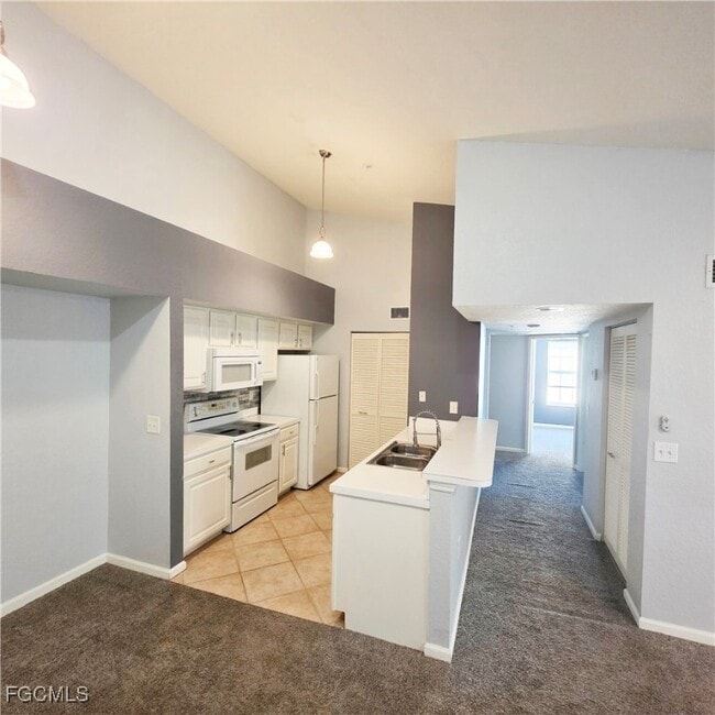 Building Photo - 4121 Residence Drive Unit 323